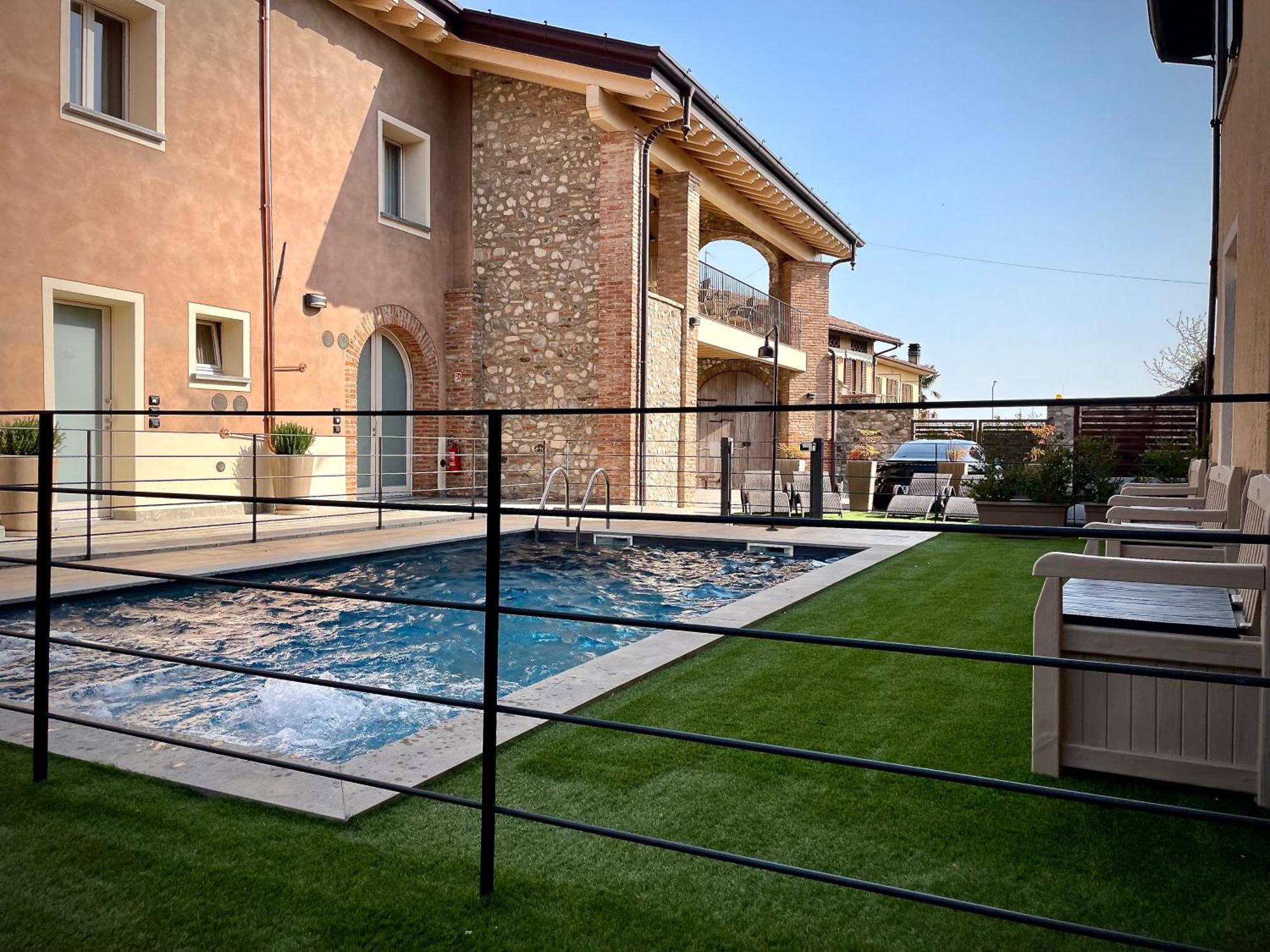 Villa Fontanelle Gardapartments بولبينازي ديل جاردا المظهر الخارجي الصورة
