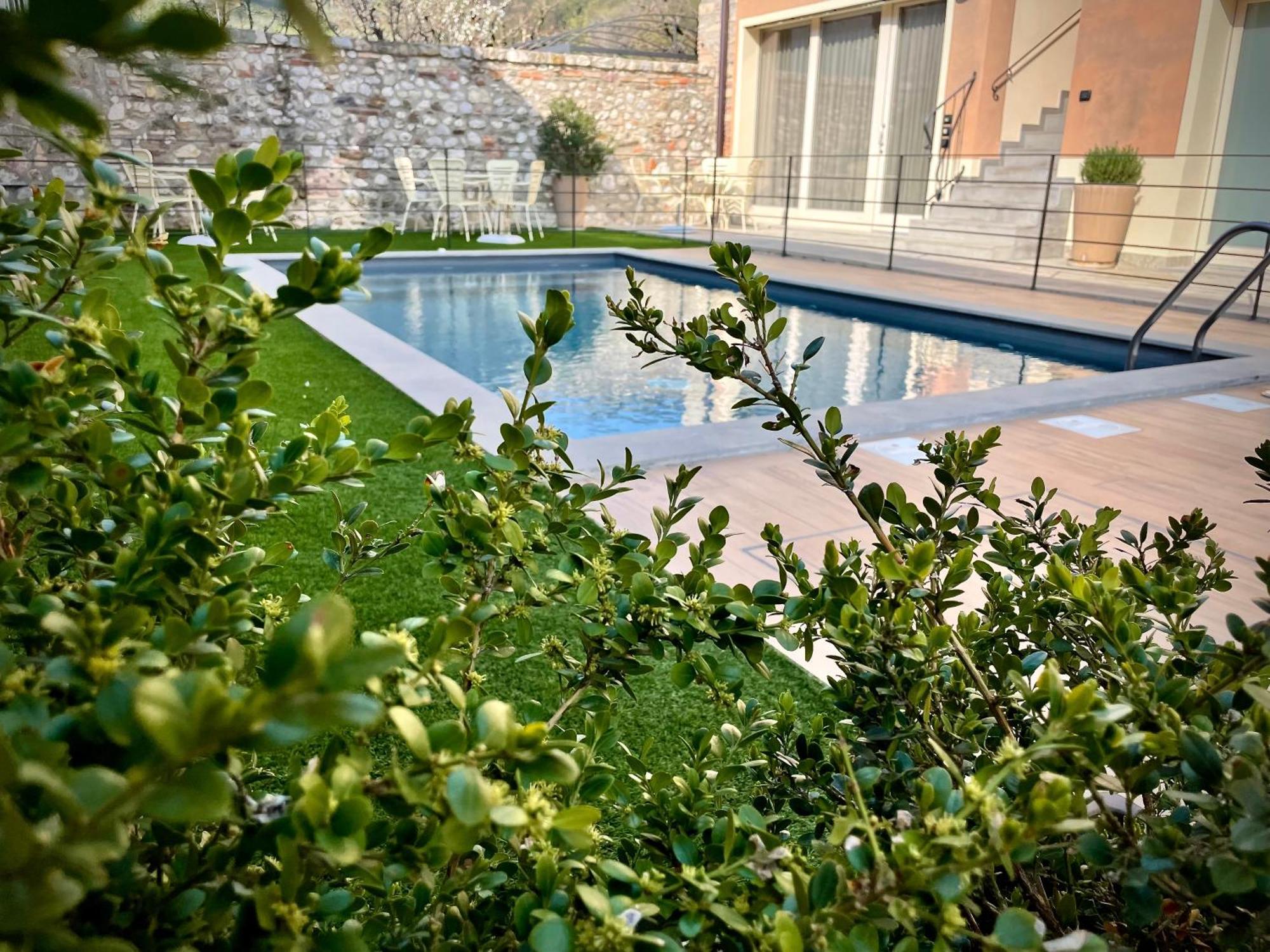 Villa Fontanelle Gardapartments بولبينازي ديل جاردا المظهر الخارجي الصورة