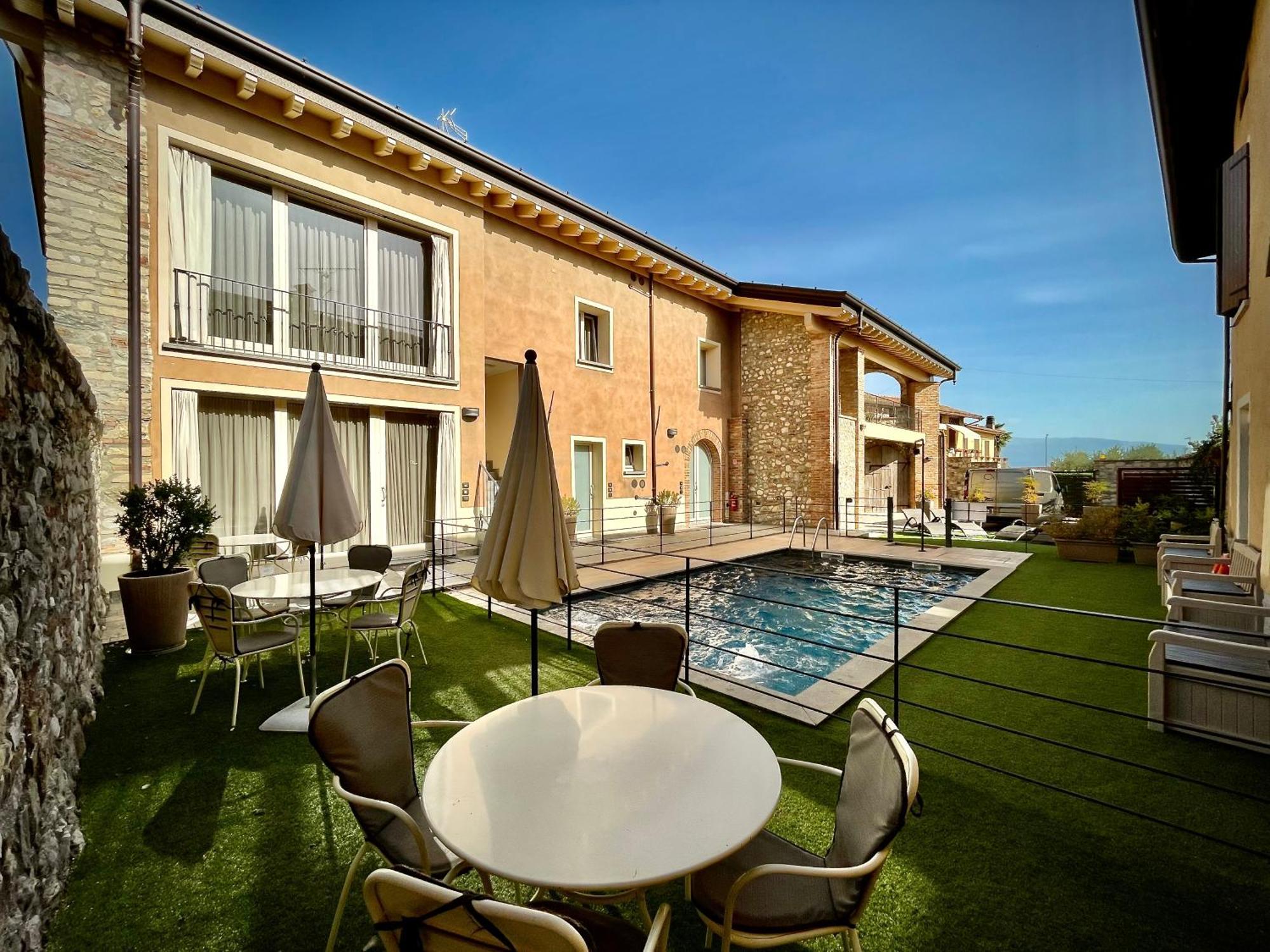 Villa Fontanelle Gardapartments بولبينازي ديل جاردا المظهر الخارجي الصورة