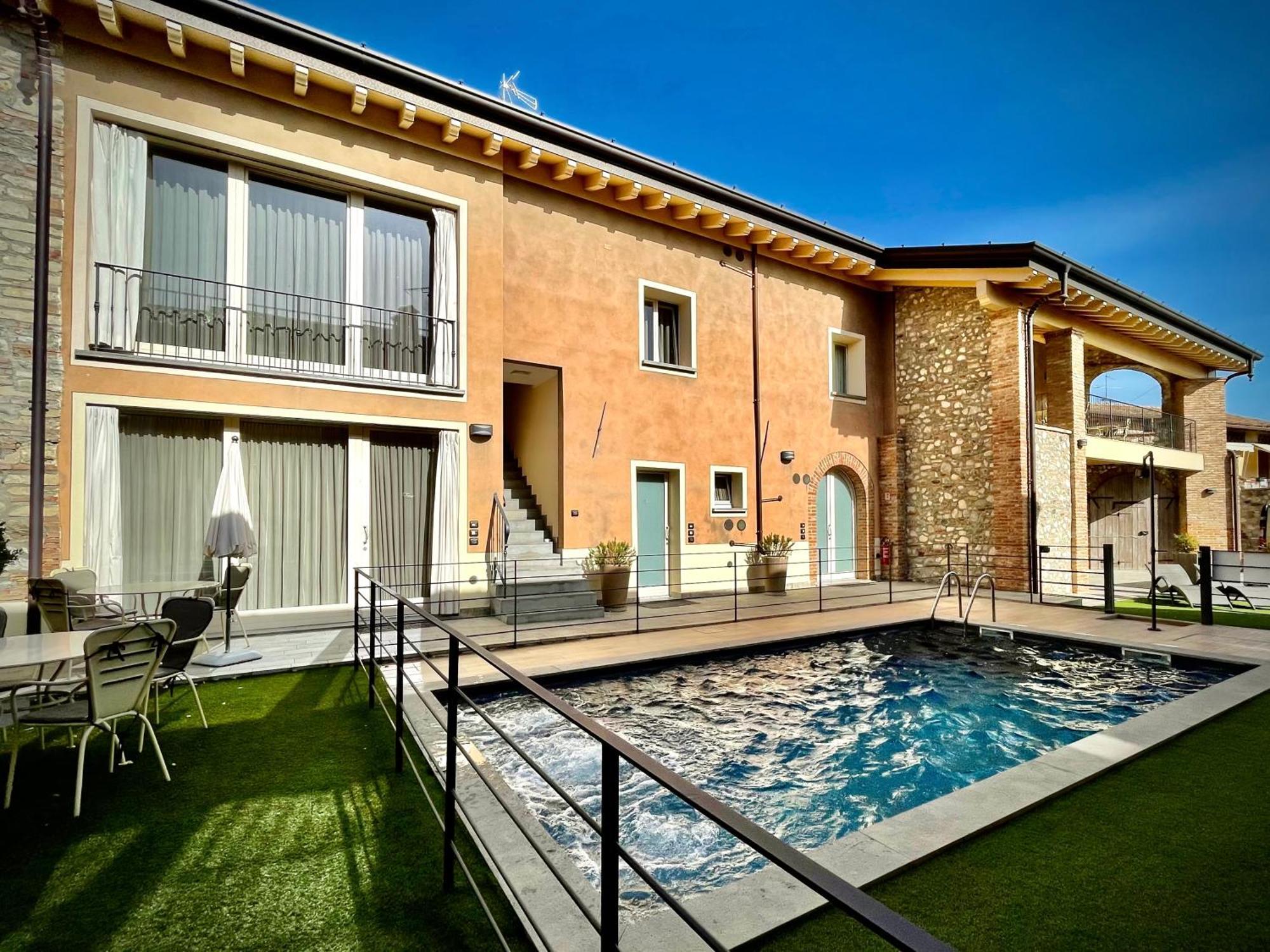 Villa Fontanelle Gardapartments بولبينازي ديل جاردا المظهر الخارجي الصورة