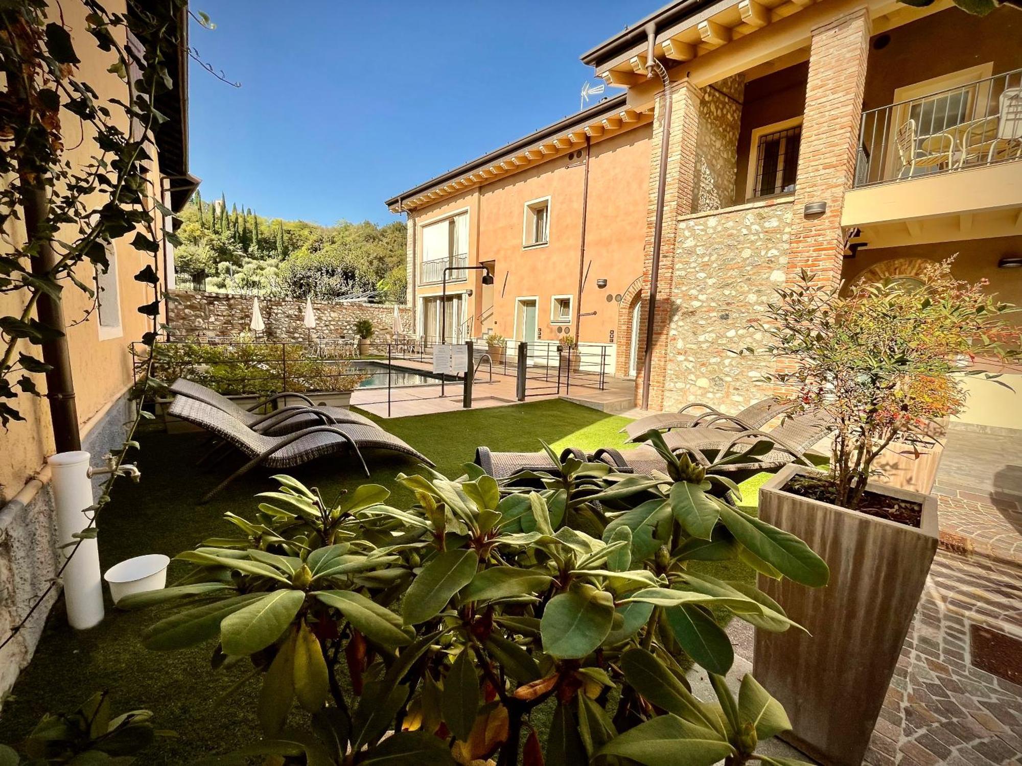Villa Fontanelle Gardapartments بولبينازي ديل جاردا المظهر الخارجي الصورة