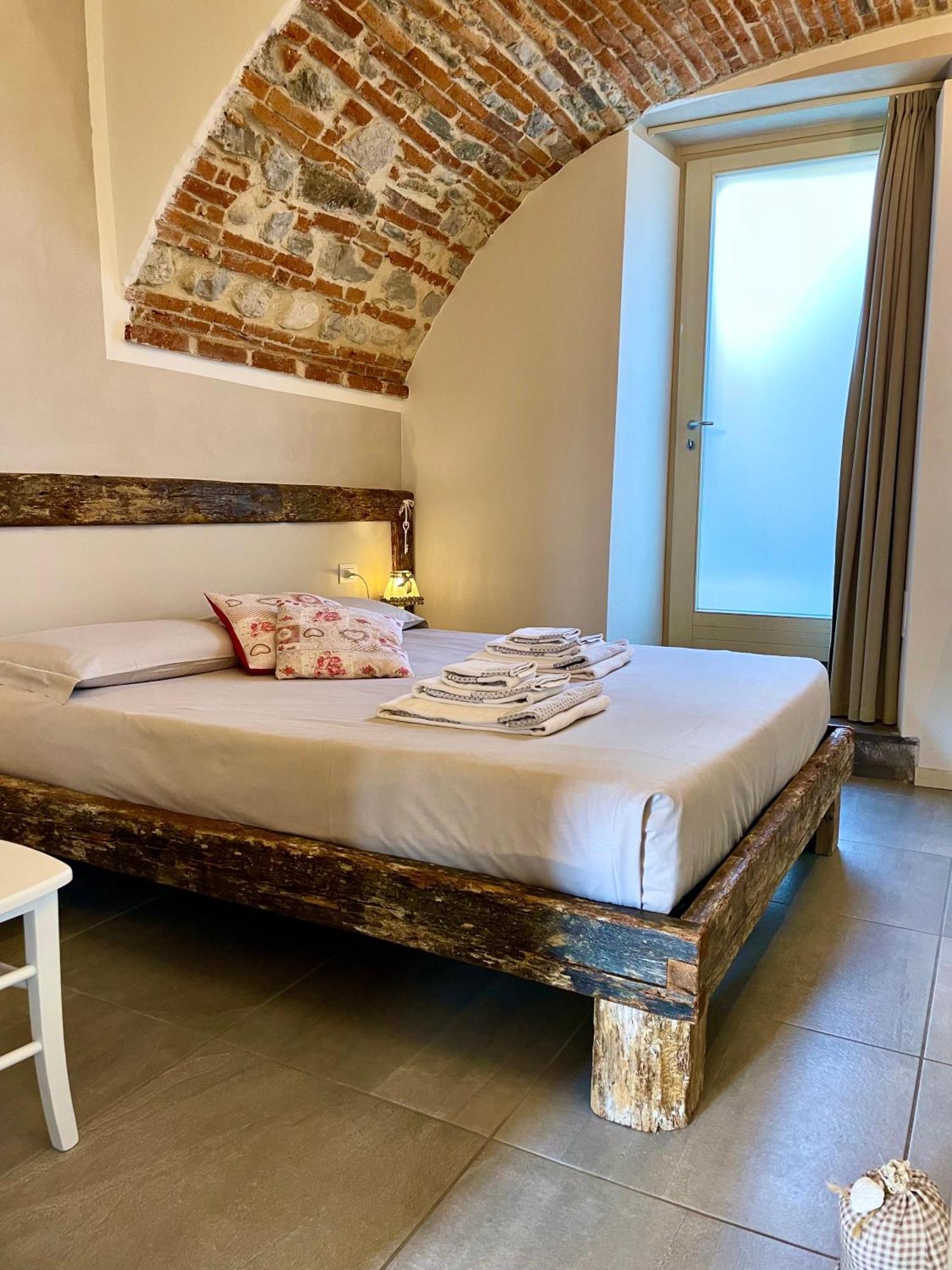 Villa Fontanelle Gardapartments بولبينازي ديل جاردا المظهر الخارجي الصورة