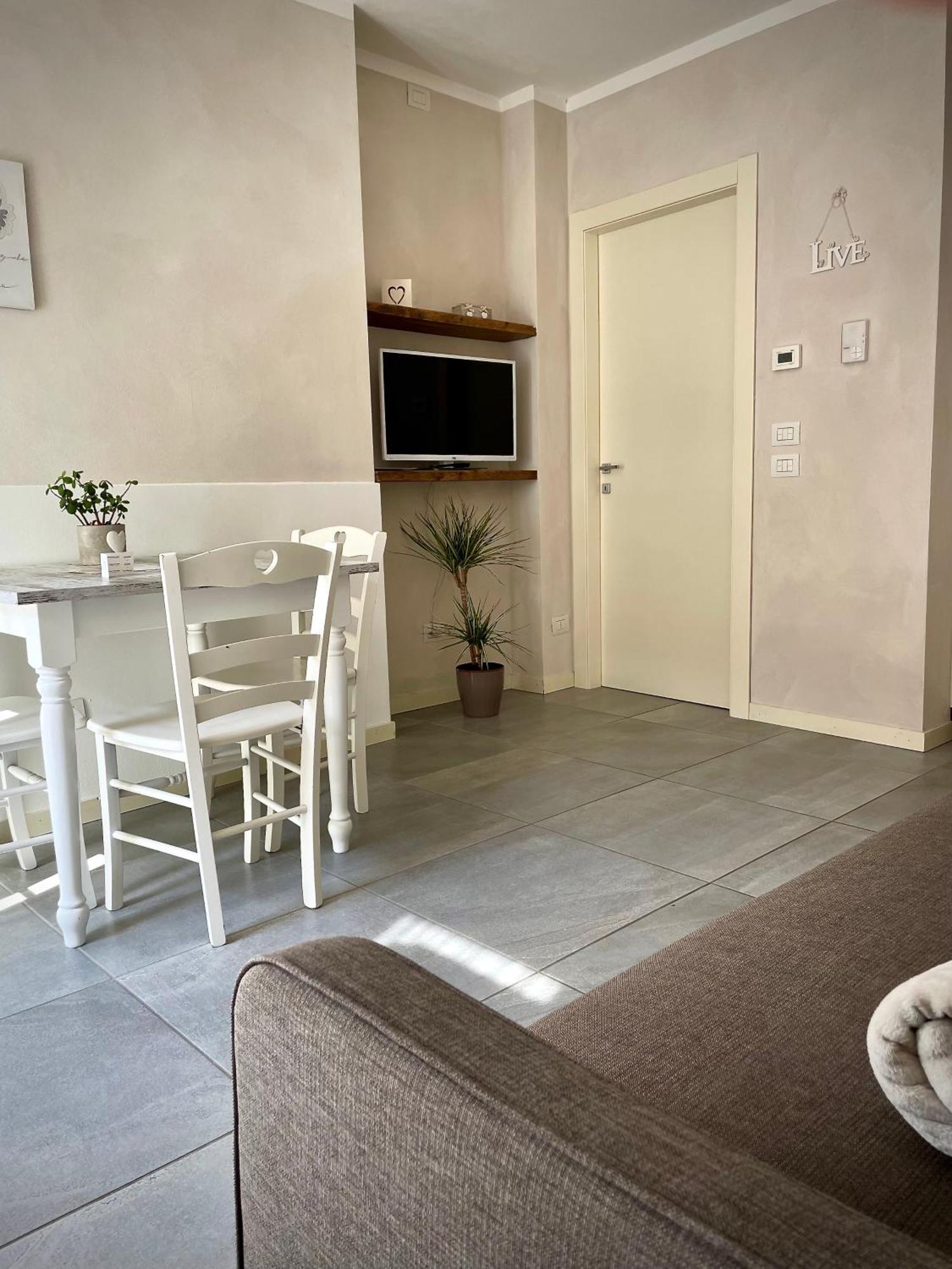 Villa Fontanelle Gardapartments بولبينازي ديل جاردا المظهر الخارجي الصورة