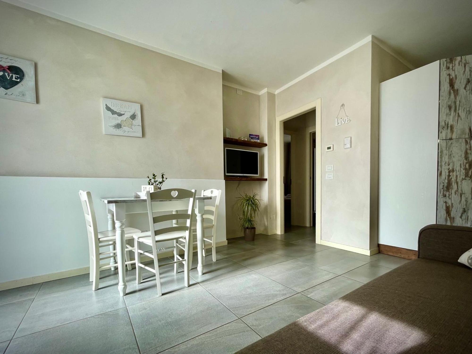 Villa Fontanelle Gardapartments بولبينازي ديل جاردا المظهر الخارجي الصورة