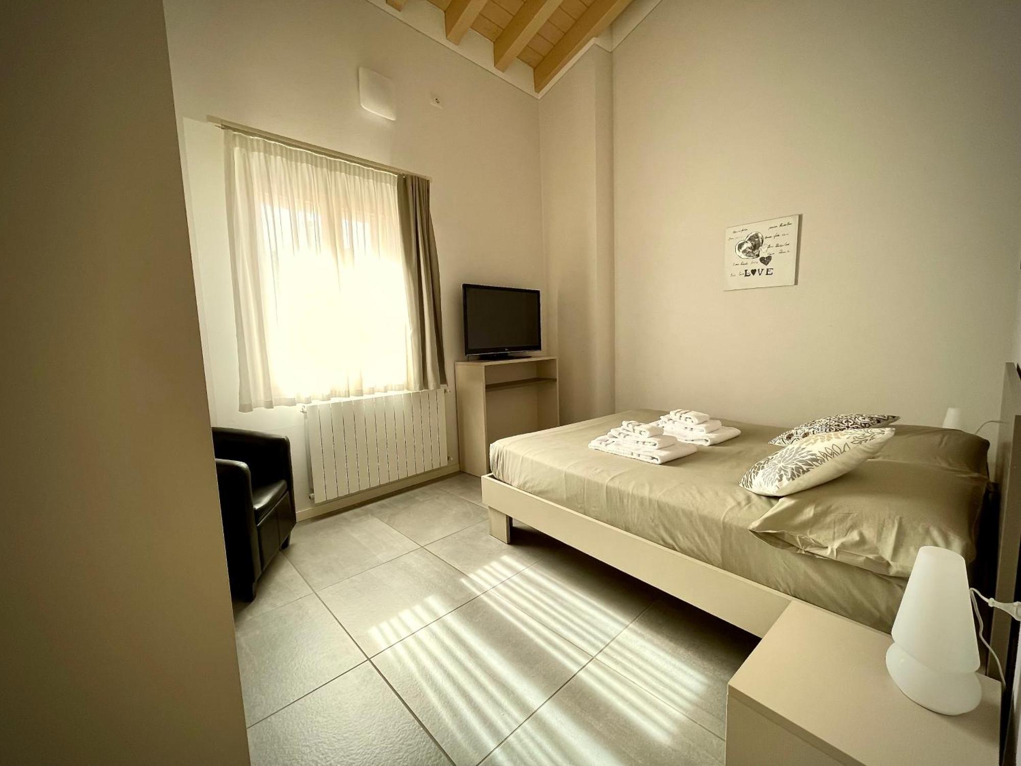 Villa Fontanelle Gardapartments بولبينازي ديل جاردا المظهر الخارجي الصورة