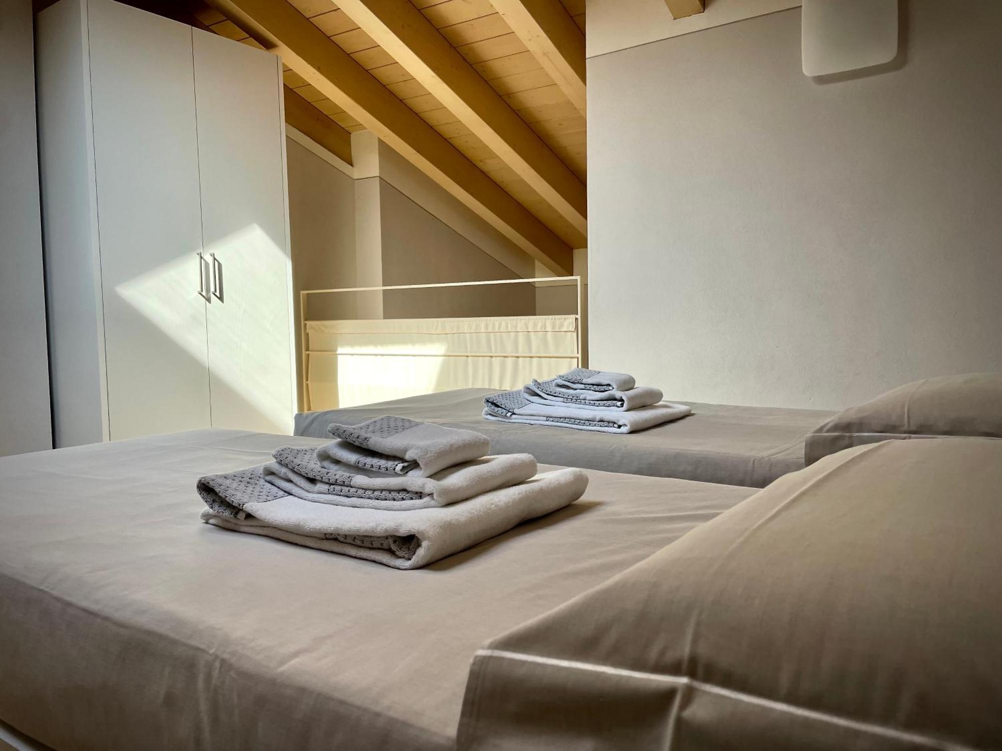 Villa Fontanelle Gardapartments بولبينازي ديل جاردا المظهر الخارجي الصورة