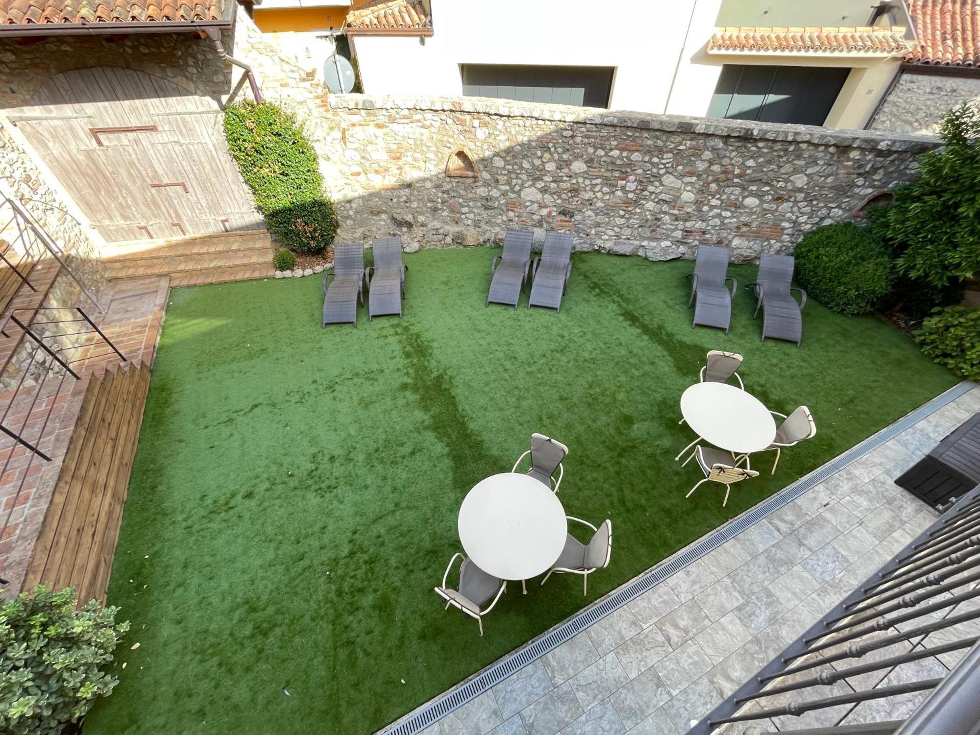 Villa Fontanelle Gardapartments بولبينازي ديل جاردا المظهر الخارجي الصورة